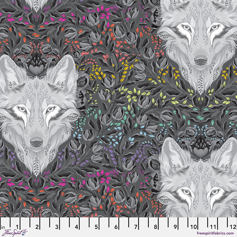 Tula Pink - True Colours Graywork 2025 - Wolf of Pink Street Carbon PWTP256